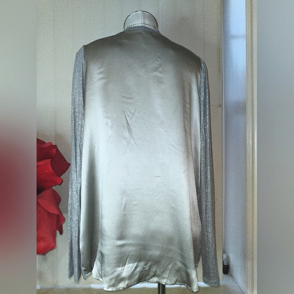 💲IT'S A SALE!! GLITTERY TOP💲 - Picture 3 of 3